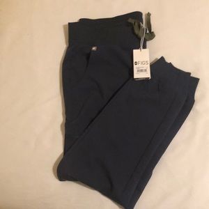 New with Tags FIGS Quiet Navy Joggers Size L